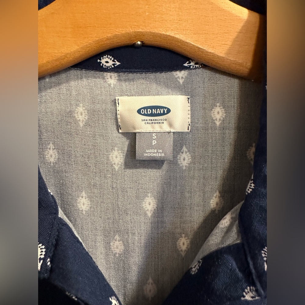Old Navy and white, above knee dress. Small - Picture 14 of 15
